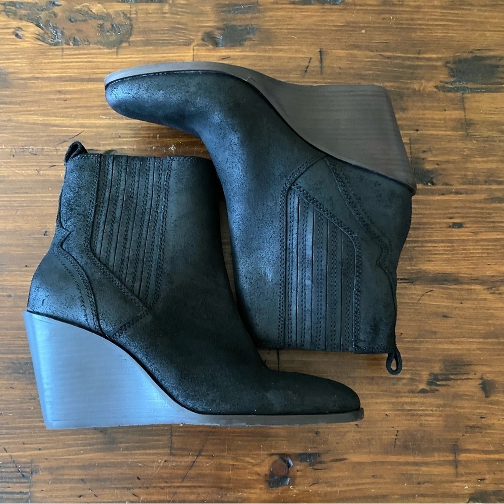Lucky Brand Women's Wilano Wedge Booties Dark Black Leather Chelsea US 9 EU 40 - Picture 3 of 13